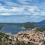 Yasmin Breeze