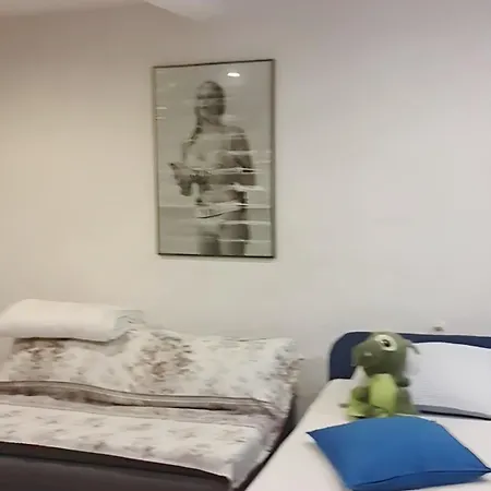 Yasmin Breeze Apartman *